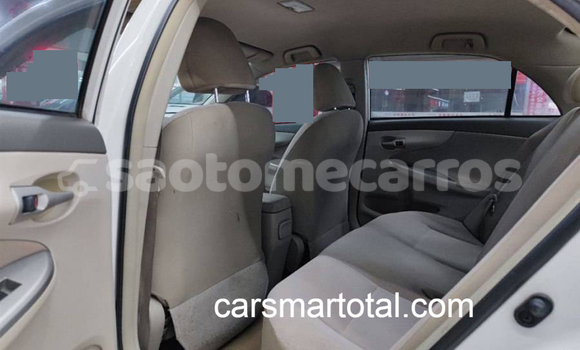 Acheter Occasion Voiture Toyota Corolla Blanc à Neves, Lemba Acheter Occasion Voiture Toyota Corolla Blanc à Neves, Lemba