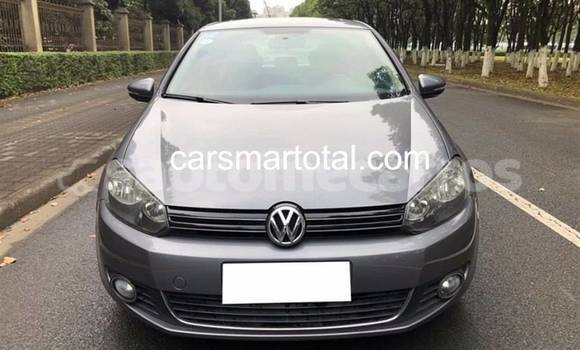 Comprar Usado Volkswagen Golf Silver Carro em Neves em Lemba