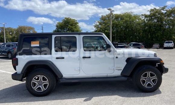 Comprar Usado Jeep Wrangler White Carro em Santo Amaro em Lobata