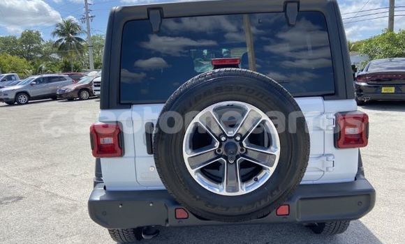 Comprar Usado Jeep Wrangler White Carro em Santo Amaro em Lobata Comprar Usado Jeep Wrangler White Carro em Santo Amaro em Lobata