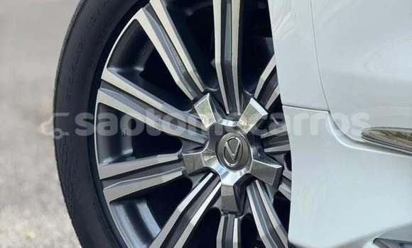 Comprar Usado Lexus LX 570 White Carro em Neves em Lemba Comprar Usado Lexus LX 570 White Carro em Neves em Lemba