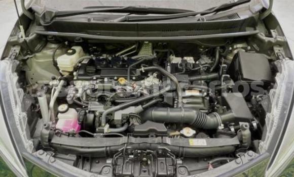 Comprar Usado Toyota Aqua Silver Carro em Santo Antonio em Pague Comprar Usado Toyota Aqua Silver Carro em Santo Antonio em Pague