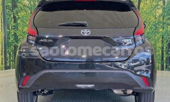Comprar Usado Toyota Aqua Silver Carro em Santo Antonio em Pague Comprar Usado Toyota Aqua Silver Carro em Santo Antonio em Pague