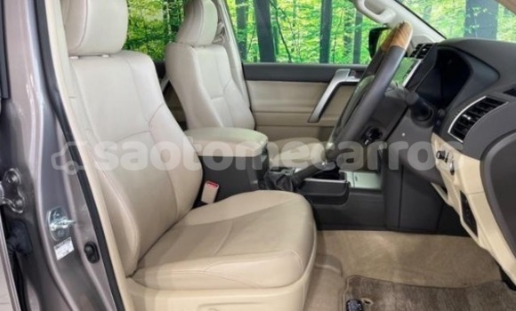 Comprar Usado Toyota Land Cruiser Prado Black Carro em Santo Antonio em Pague Comprar Usado Toyota Land Cruiser Prado Black Carro em Santo Antonio em Pague