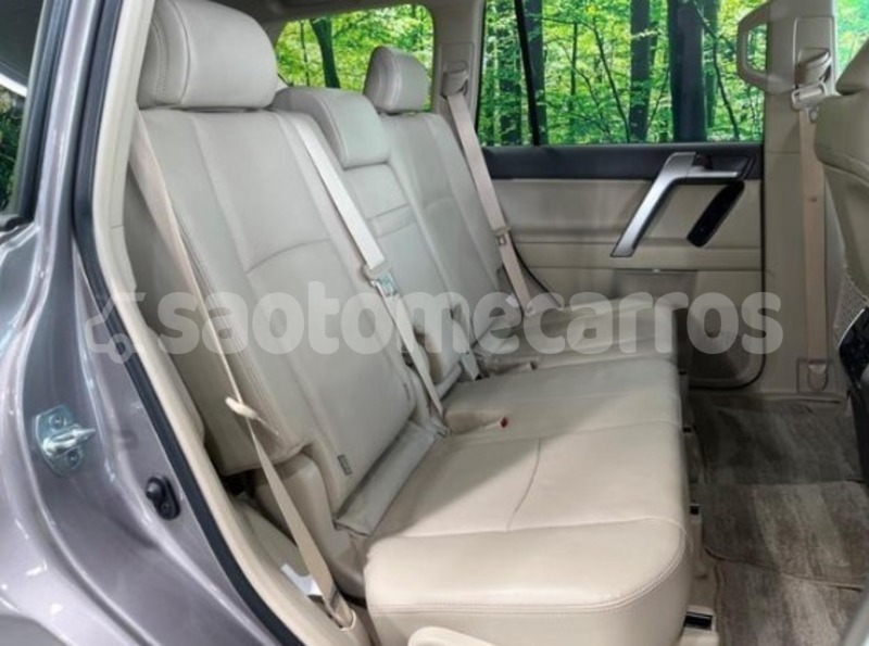 Big with watermark toyota land cruiser prado pague santo antonio 103