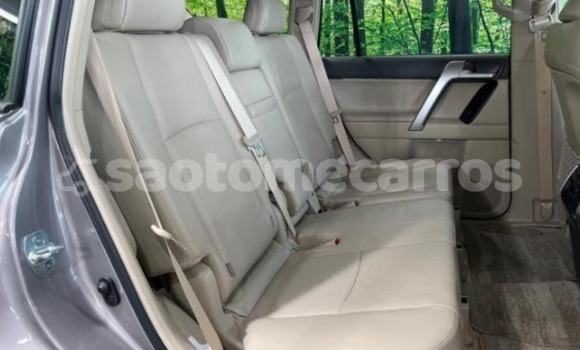 Comprar Usado Toyota Land Cruiser Prado Black Carro em Santo Antonio em Pague Comprar Usado Toyota Land Cruiser Prado Black Carro em Santo Antonio em Pague