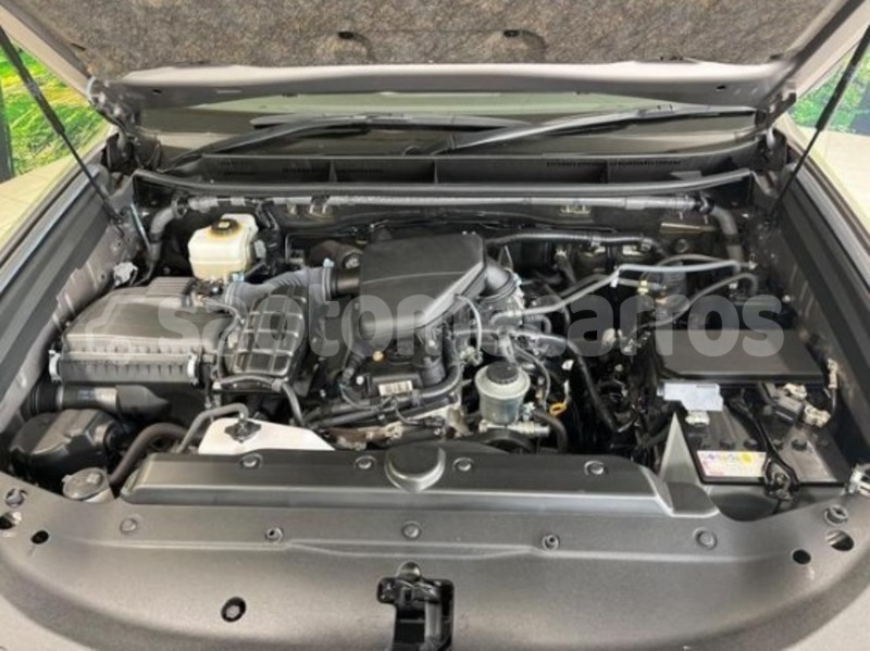 Big with watermark toyota land cruiser prado pague santo antonio 103