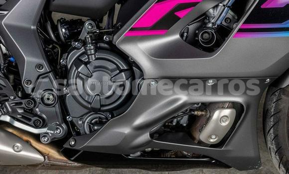 Comprar Usado Yamaha YZF Black Moto em Neves em Lemba Comprar Usado Yamaha YZF Black Moto em Neves em Lemba