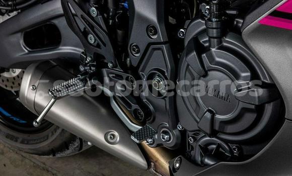 Comprar Usado Yamaha YZF Black Moto em Neves em Lemba Comprar Usado Yamaha YZF Black Moto em Neves em Lemba