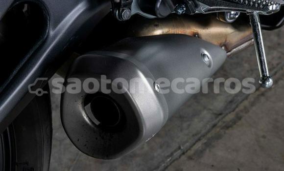 Comprar Usado Yamaha YZF Black Moto em Neves em Lemba Comprar Usado Yamaha YZF Black Moto em Neves em Lemba