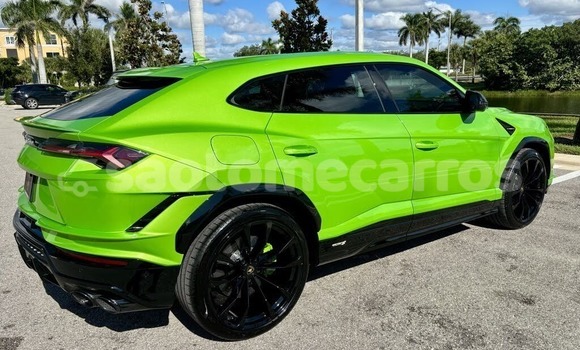 Comprar Usado Lamborghini Urus Green Carro em Santana em Cantagalo Comprar Usado Lamborghini Urus Green Carro em Santana em Cantagalo