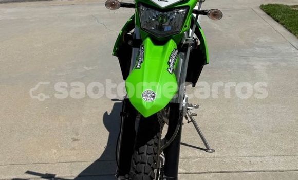Buy Used Kawasaki KLX Green Bike in Santo Antonio in Pague Buy Used Kawasaki KLX Green Bike in Santo Antonio in Pague